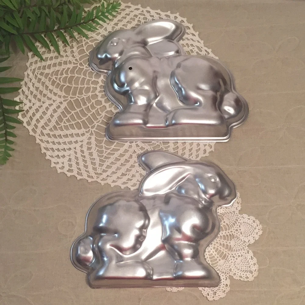 Vintage 3D Bunny Rabbit Cake Pan Mold - Picture 2 of 15